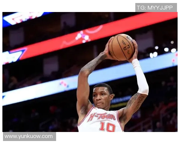 火箭队外线射手重回训练场,助球队夺胜